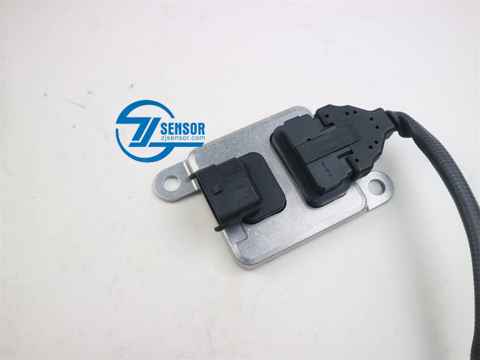 Nitrogen Oxide (NOX) Sensor For Volvo 5WK96643E/22014032